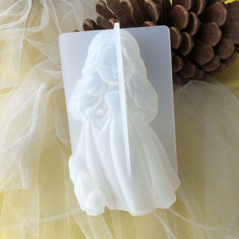 Soap Making Gloves - 3D Cute Princess Silicone Candle Mould