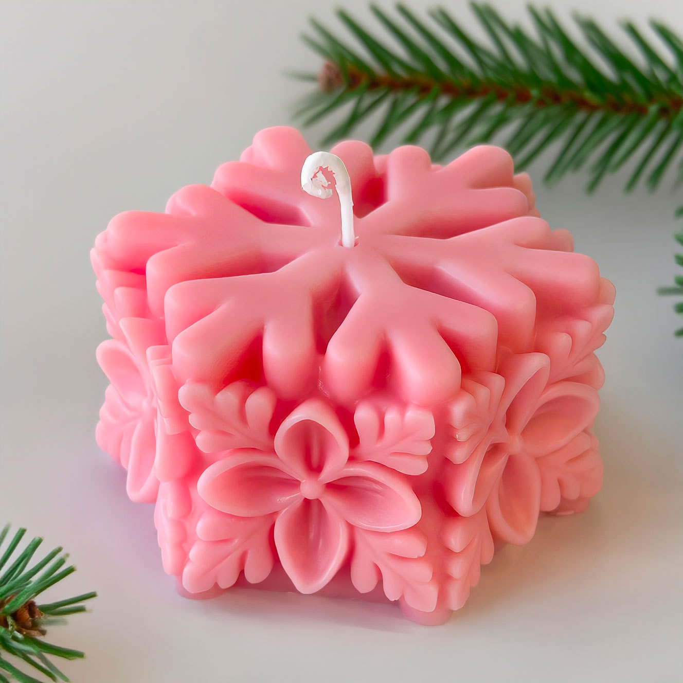 Christmas Snowflake Pillar Can - огляд і ціна Soap Making Scents